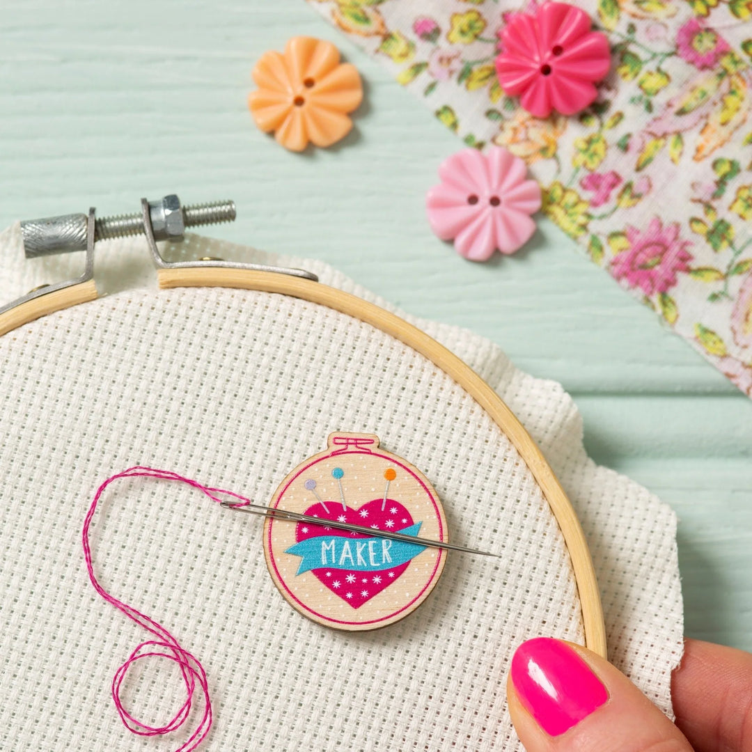 Needle Minder / Magnetic Needle Holder Fan / Embroidery Accessory