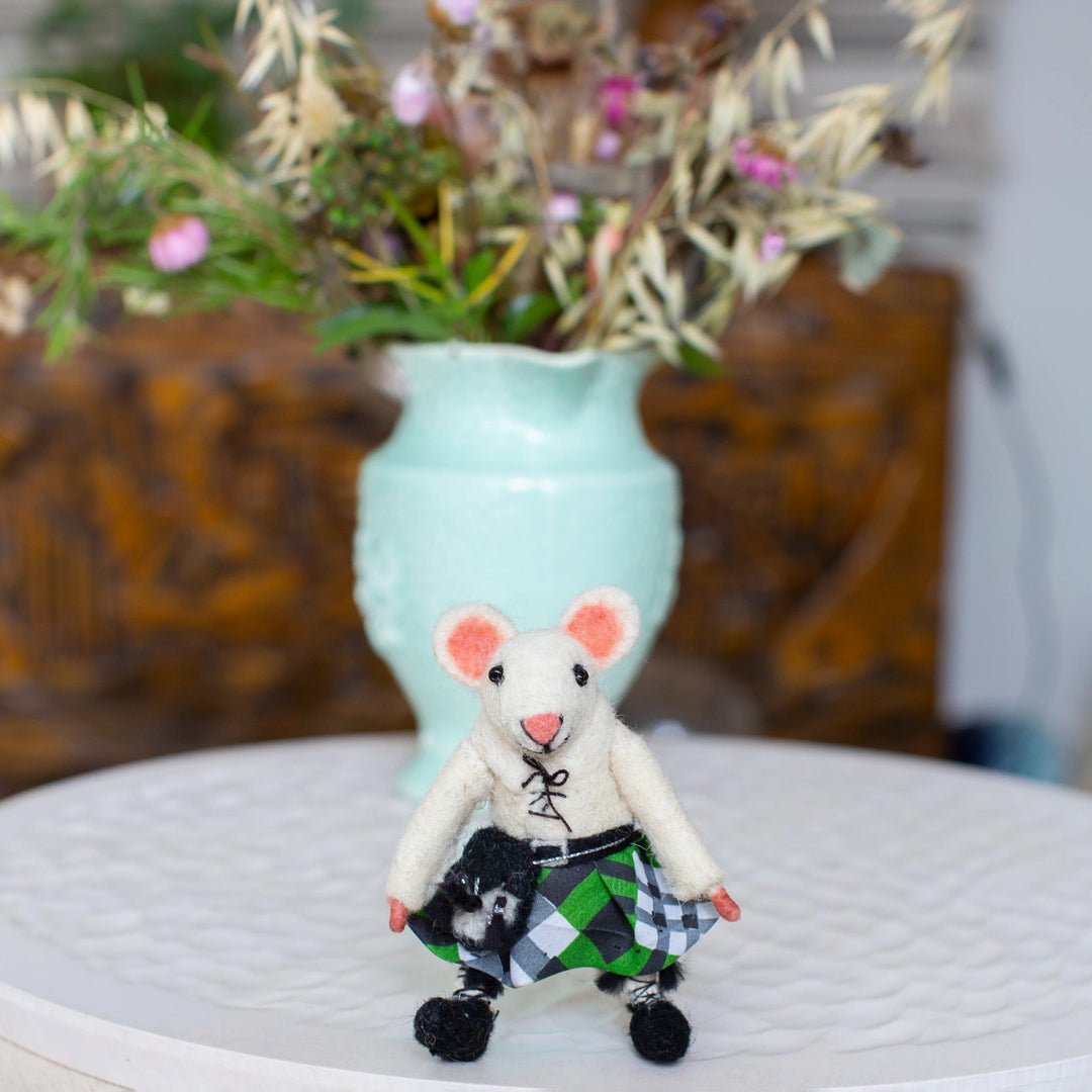 Scottish Felt Mouse in Green Kilt